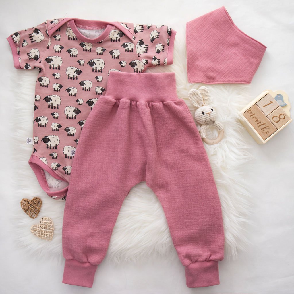 Baby Set Body, Musselin Pumphose & Halstuch – Schafe